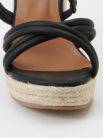 KOROSHI - Zapatos abiertos en negro