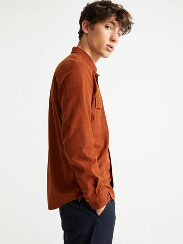 Thinking MU Regular fit Button Up Shirt ' Checks Chac Shirt ' in Brown
