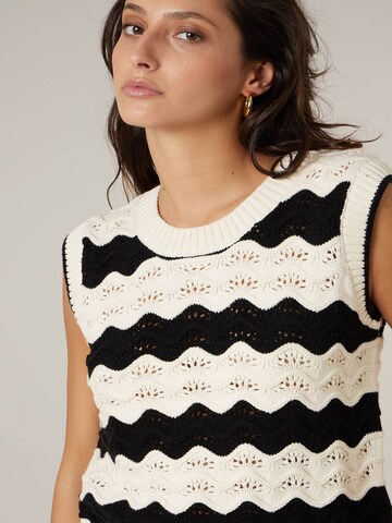 Deeluxe Stricktop 'Barrya' in Weiß