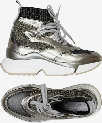 Karl Lagerfeld Sneaker 35 in Silber: Vorderseite
