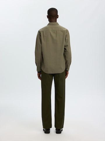 SELECTED Regular fit Button Up Shirt 'SLHNOAH' in Green