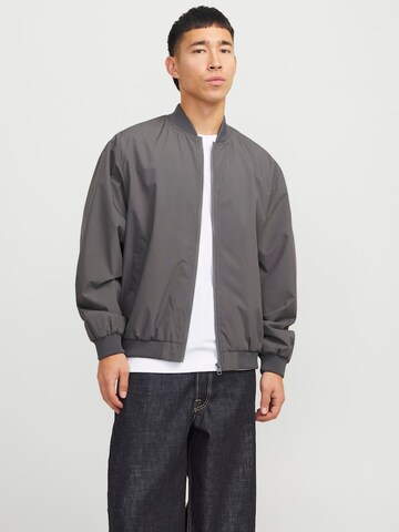 JACK & JONES Átmeneti dzseki 'JJECharge' - szürke: elől