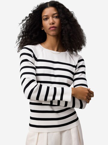 Adolfo Dominguez Sweater in White: front