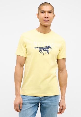 MUSTANG T-Shirt 'Style Austin' in Gelb: Vorderseite