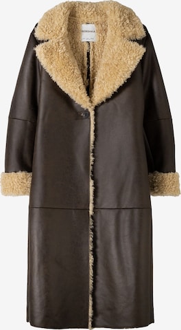 Bershka Välikausitakki värissä ruskea: etupuoli