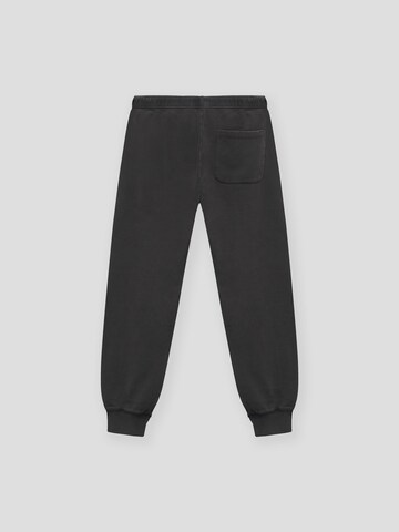 Loosefit Pantaloni 'Embroidered shell sweatpants' di BARRYAN in grigio