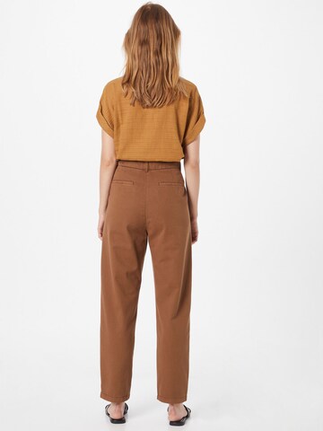 ESPRIT Regular Pleat-front trousers in Brown