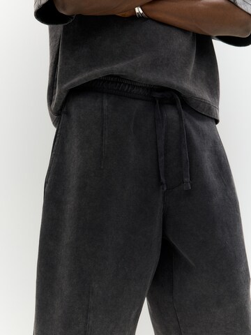 Pull&Bear Baggy Shorts in Grau