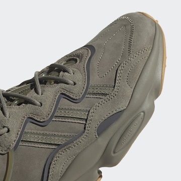 ADIDAS ORIGINALS - Sapatilhas baixas 'Ozweego' em verde