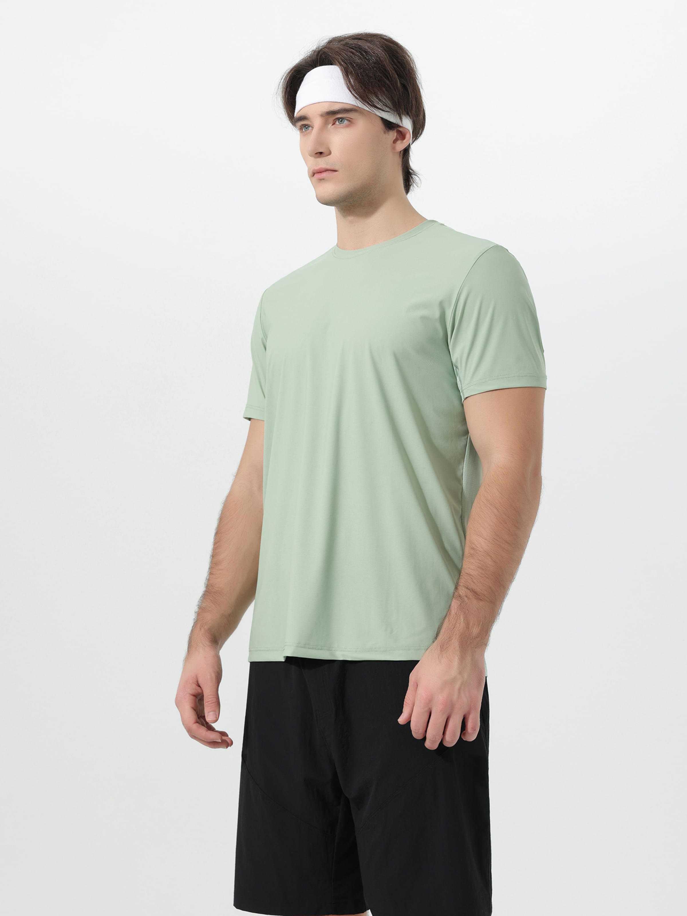 YOUTHUP Performance Shirt 'Lichtschein' in Green: front
