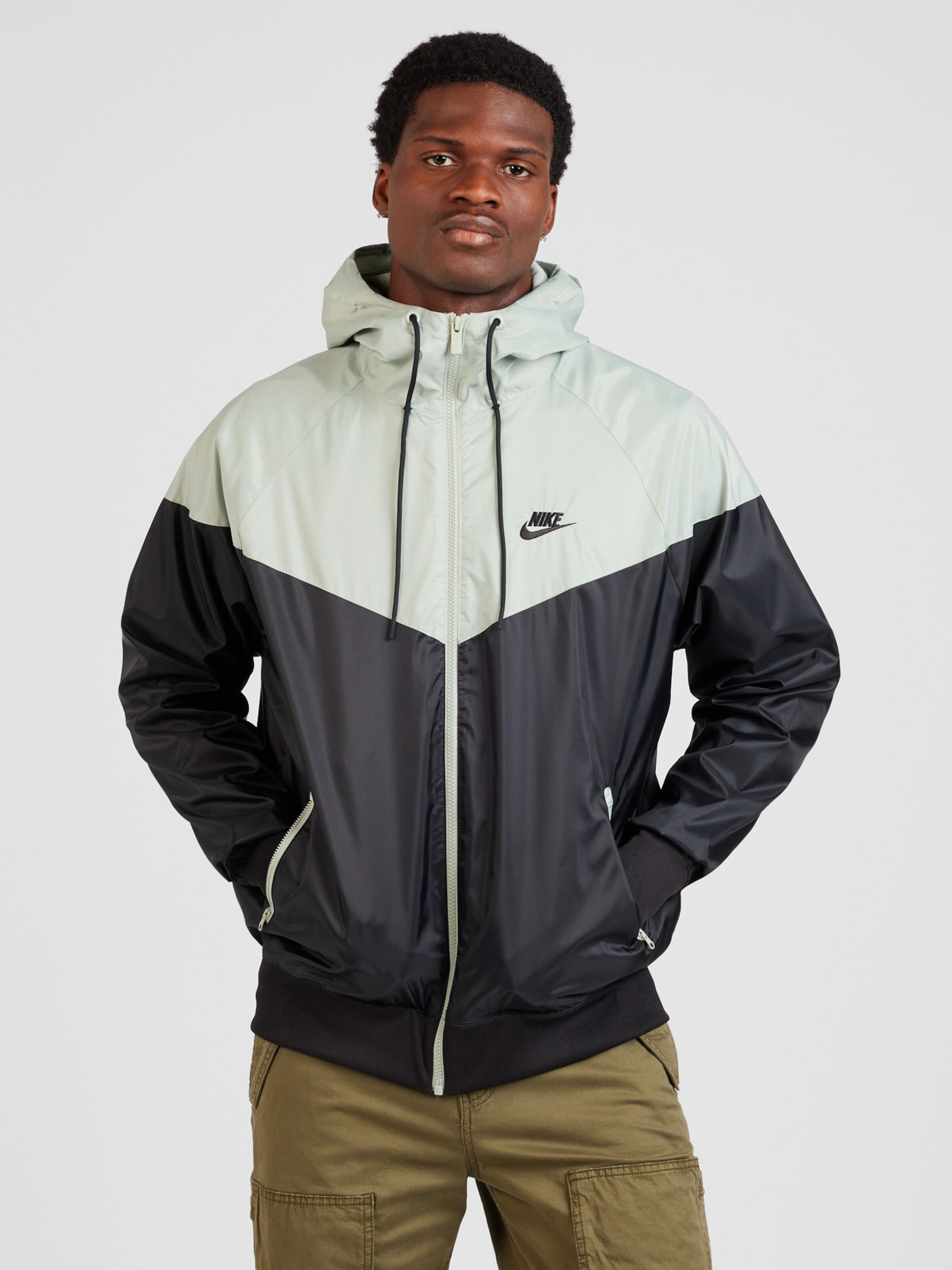 Nike Sportswear Giacca di mezza stagione Heritage Essentials in Nero ABOUT YOU