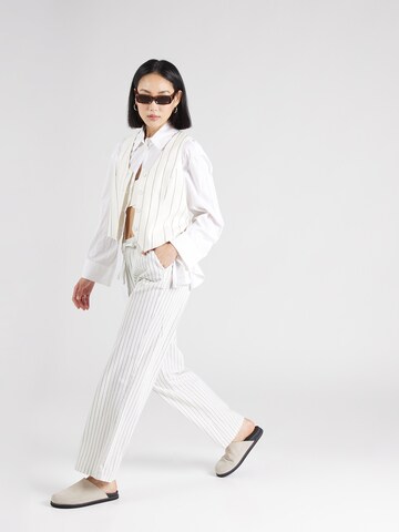 Regular Pantalon 'ELLA' SISTERS POINT en beige