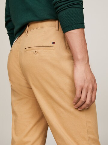 Regular Pantalon chino 'Mercer Essential' TOMMY HILFIGER en beige