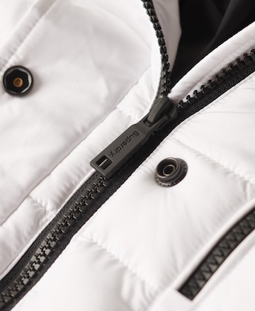 Veste d’hiver 'Fuji' Superdry en blanc