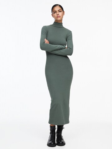Robe Pull&Bear en vert : devant