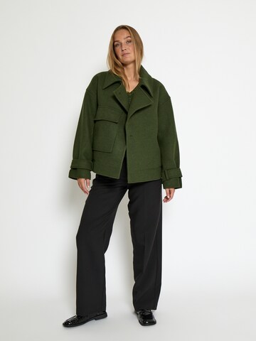 minus - Chaqueta de entretiempo 'Channie' en verde