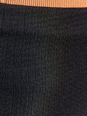 ONLY Flared Nadrág 'ONLHILLARY' - fekete