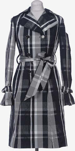 Barbara Schwarzer Mantel S in Grau: Vorderseite