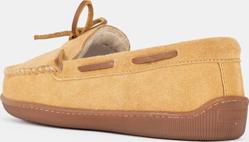 Minnetonka Moccasin 'Pileline' in Brown