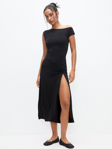 Robe Pull&Bear en noir : devant