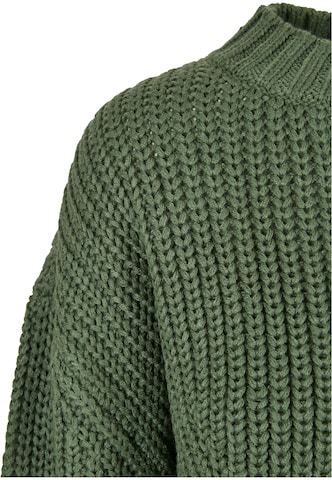 Urban Classics Sweater in Green