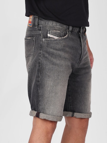 DIESEL Slim fit Jeans 'SLIM-SHORT' in Grey