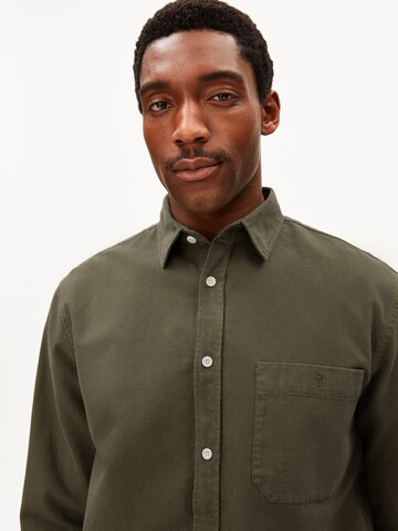 ARMEDANGELS Comfort fit Button Up Shirt in Green