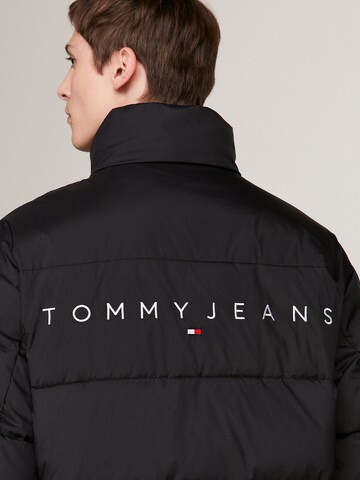 Tommy Jeans Zimska jakna | črna barva