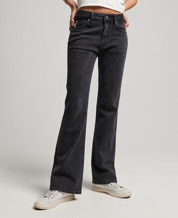 Superdry Flared Jeans in Zwart: voorkant