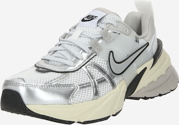 Nike Sportswear - Sapatilhas baixas 'V2K' em branco: frente