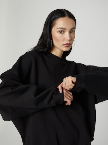 ABOUT YOU x Chiara Biasi - Sudadera 'Costia' en negro