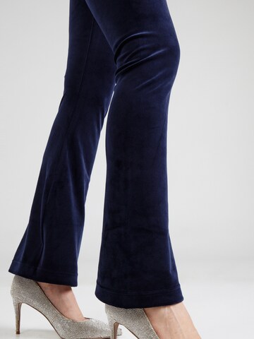 Flared Pantaloni 'LAYLA' di Juicy Couture in blu