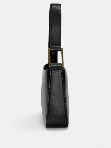 Pull&Bear Schultertasche in Schwarz