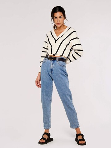 Pull-over 'Chevron' Apricot en blanc