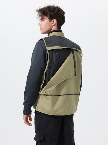 Youthup Sports Vest in Green