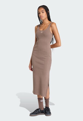 Robe 'ESSENTIAL' ADIDAS ORIGINALS en marron : devant
