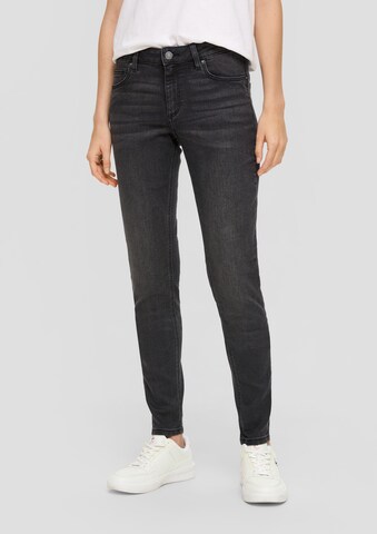 QS Regular Jeans in Black: front