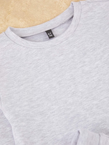 Trendyol - Conjunto en gris