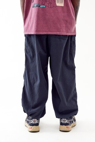 Tapered Pantaloni di BDG Urban Outfitters in blu