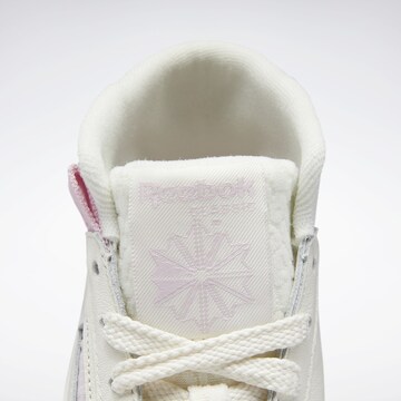 Sneaker alta 'Club C Geo' di Reebok in bianco