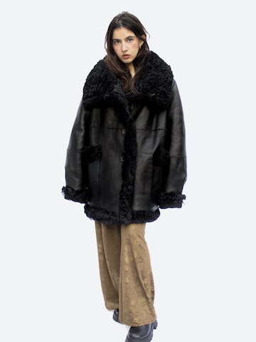 Just things we like - Abrigo de invierno 'MIO Reversible Shearling Coat' en negro