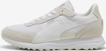 Baskets basses 'Road Rider' PUMA en beige : devant