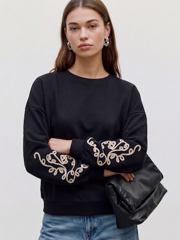 VERO MODA Dressipluus 'VMVELO', värv must: eest vaates