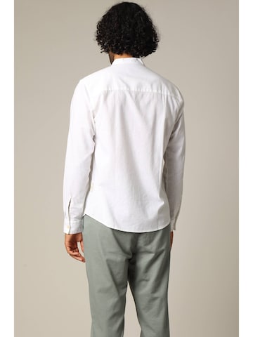 Coupe regular Chemise 'Smithy' Deeluxe en blanc