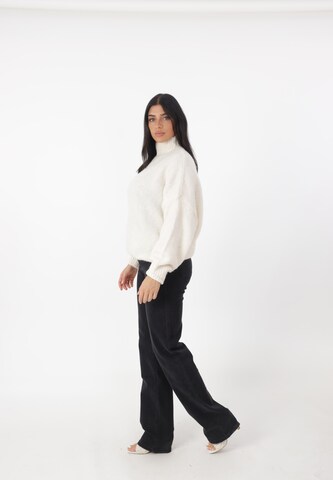 Elara Pullover i beige