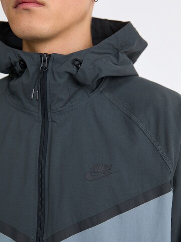 Nike Sportswear Демисезонная куртка 'TECH' в Серый