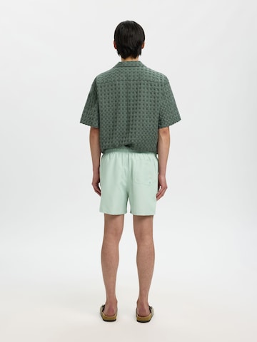 SELECTED Board Shorts in Green