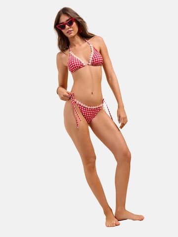 Friends Like These Triangel Bikini in Rot: Vorderseite