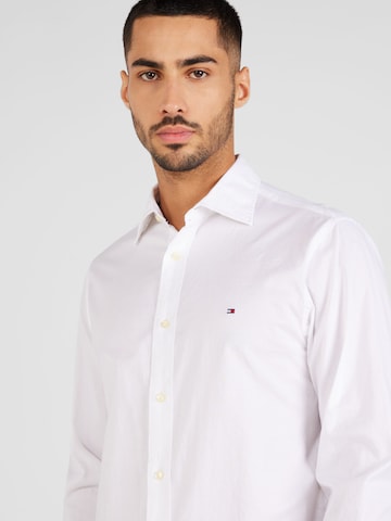 Coupe regular Chemise TOMMY HILFIGER en blanc