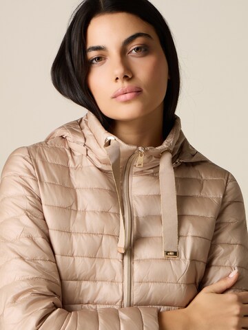 Giacca invernale di oltre in beige